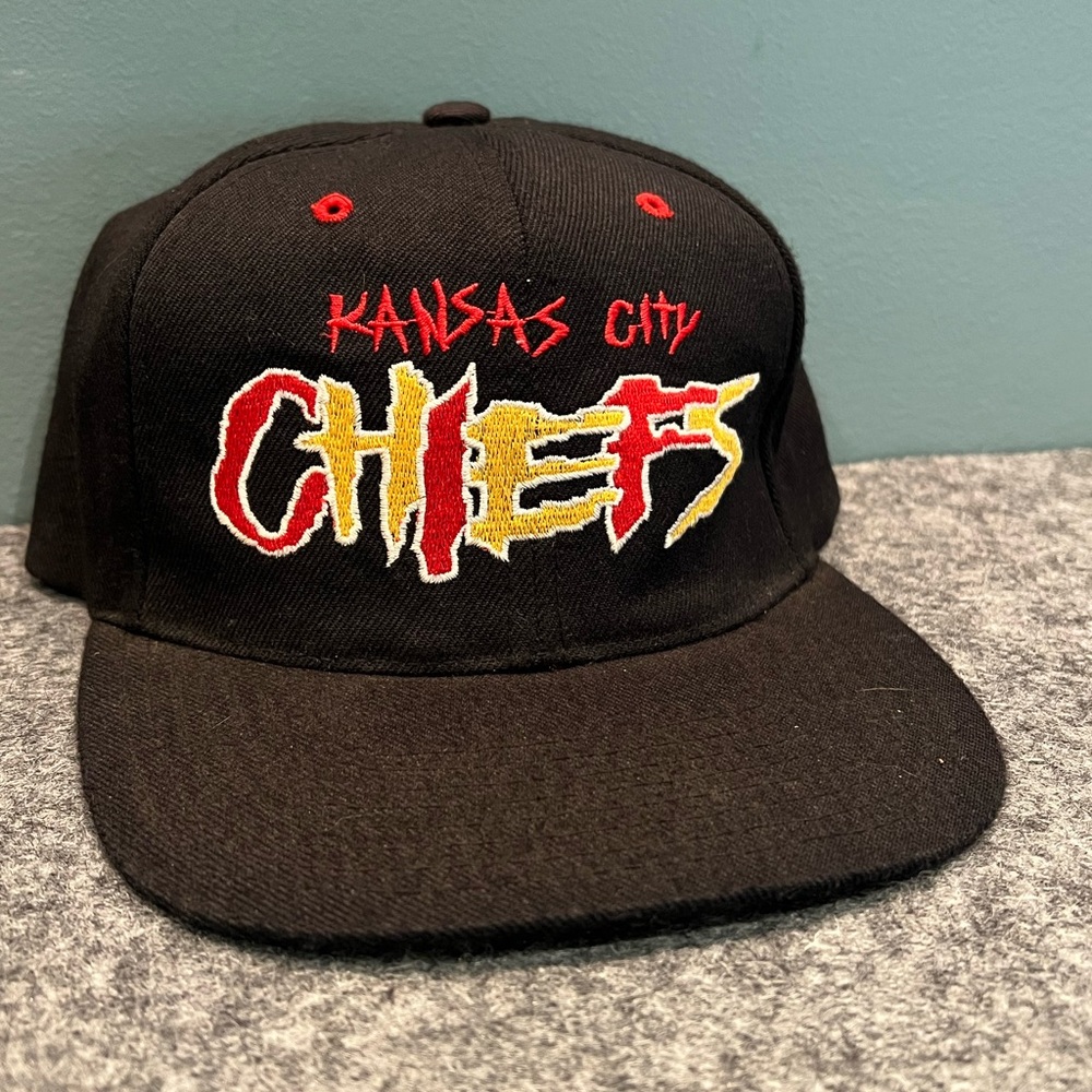 Vintage Kansas City Chiefs Pro Player Spellout Snapback Hat Team NFL 90s rare